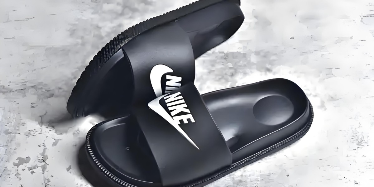 Nike拖鞋夏日戰鞋解密！Calm Mule黑魂綁帶術